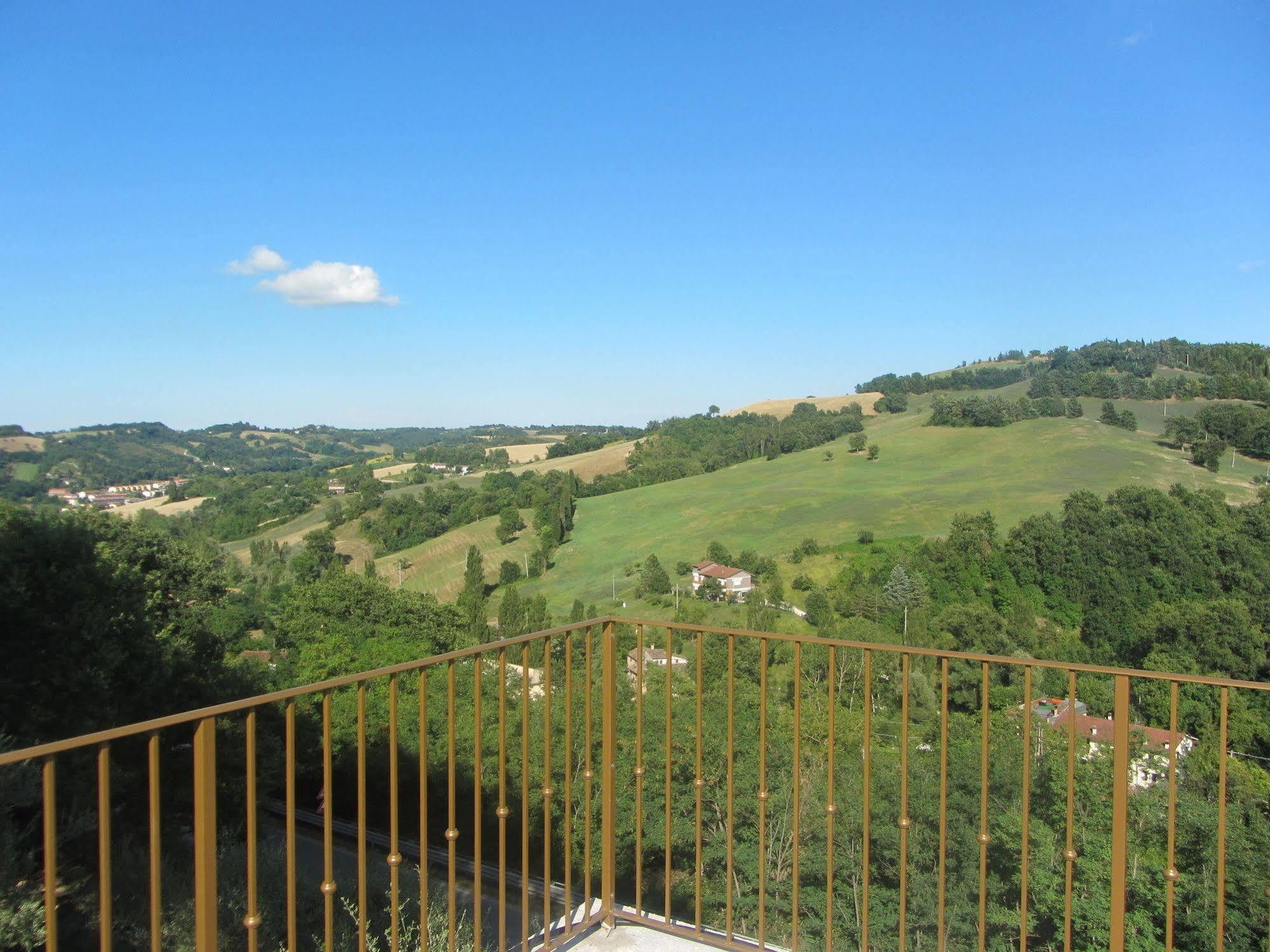 Hotel La Meridiana Urbino Exterior photo